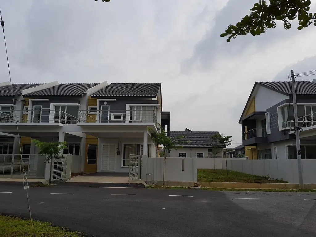 Selendang In Krubong Near Std Hang Jebat, Mitc & Utem Malacca 0*,